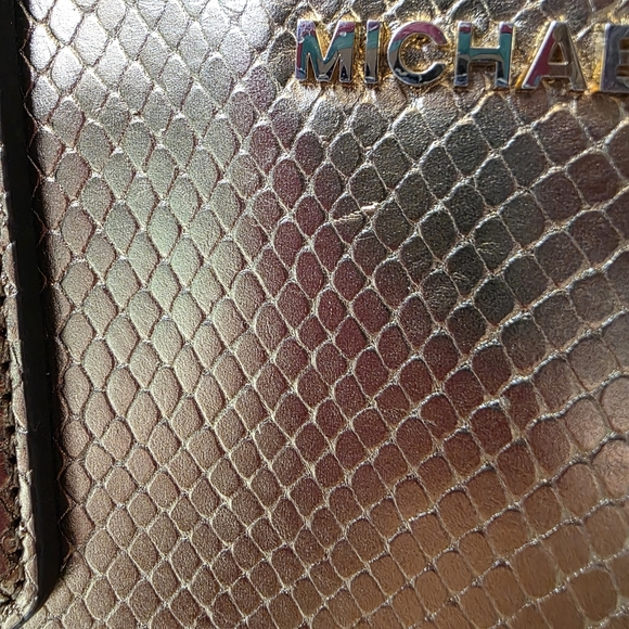 Michael Kors Hayes Pale Gold Large Leather Satchel - Picture 6 of 8